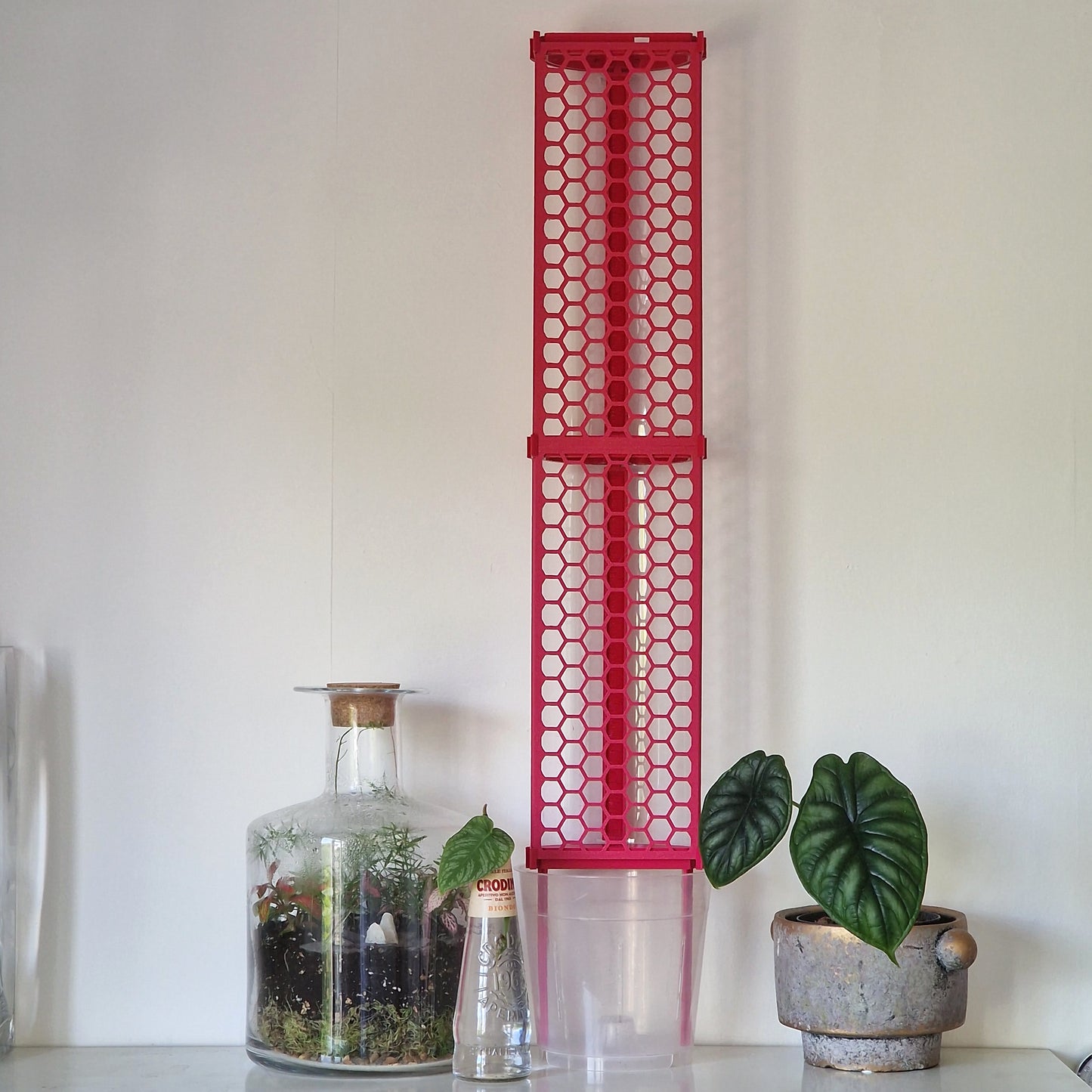 D-Shaped Moss Pole - Honeycomb Pattern