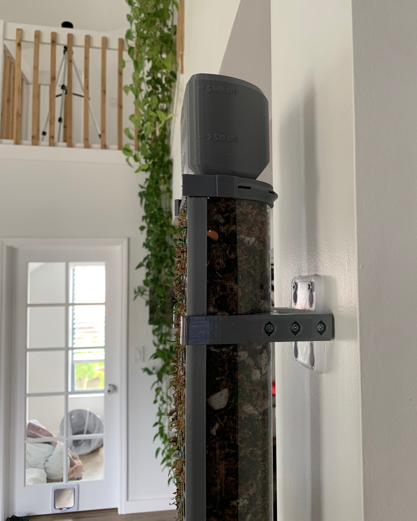 D-Pole Bracket